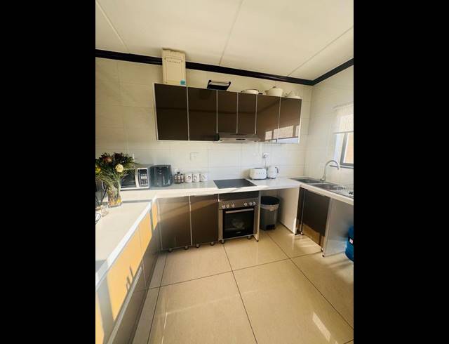 3 BEDROOM APARTMENT FOR SALE IN FOURWAYS